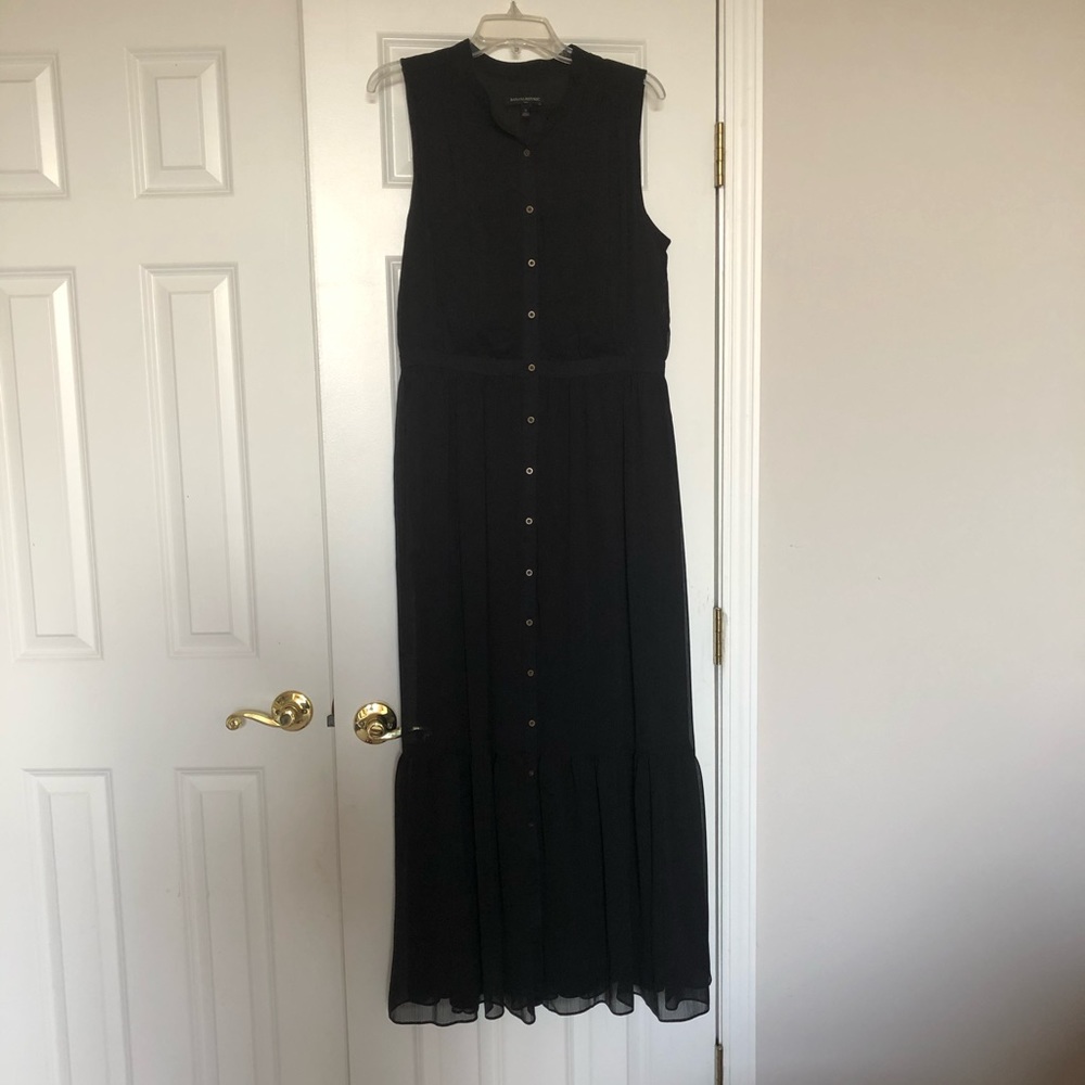 Women’s Banana republic dress.